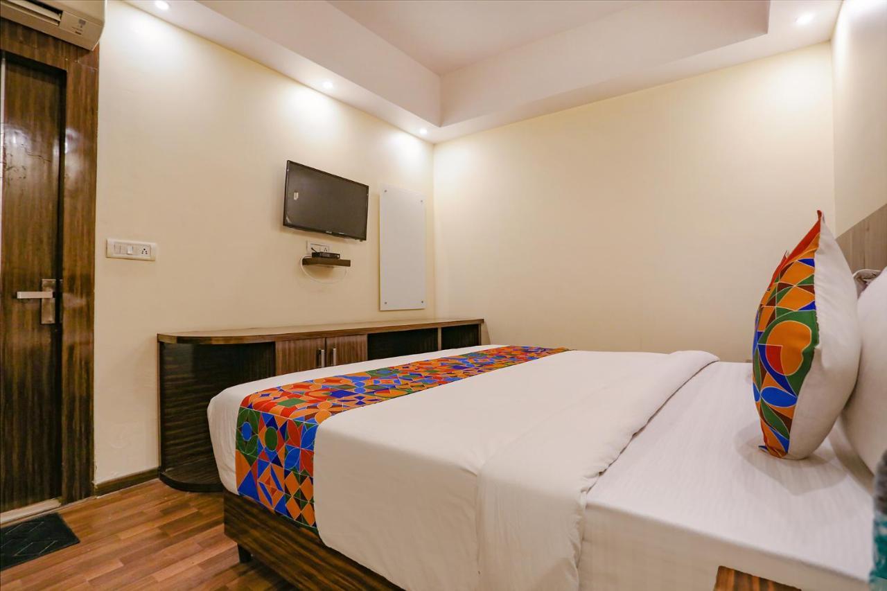 Fabexpress Kapashera Residency Near Igi Airport New Delhi Gurgaon Esterno foto