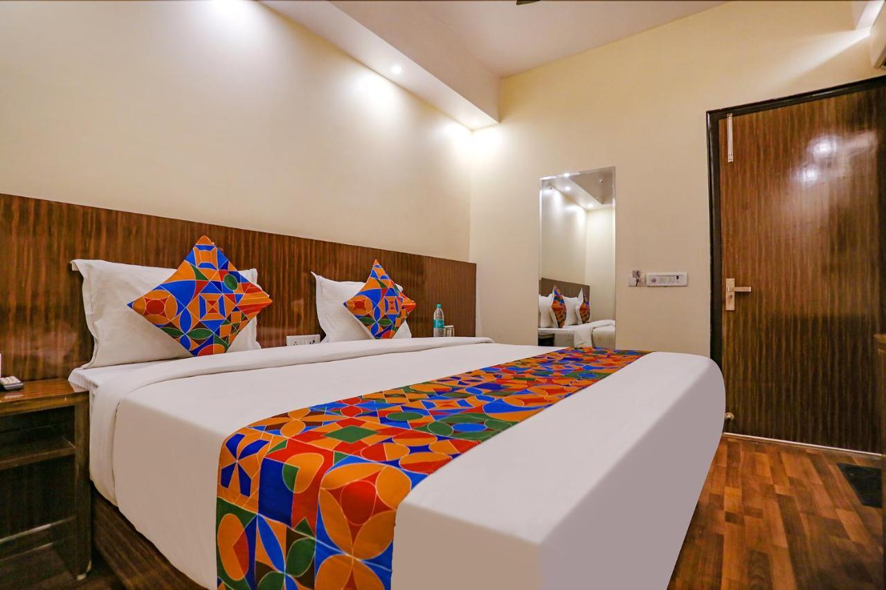 Fabexpress Kapashera Residency Near Igi Airport New Delhi Gurgaon Esterno foto