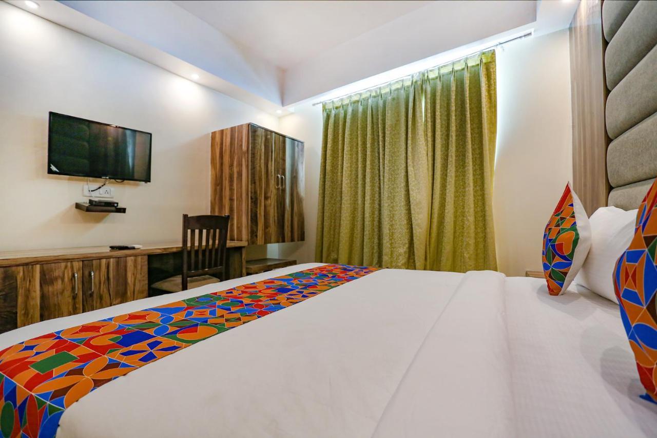 Fabexpress Kapashera Residency Near Igi Airport New Delhi Gurgaon Esterno foto